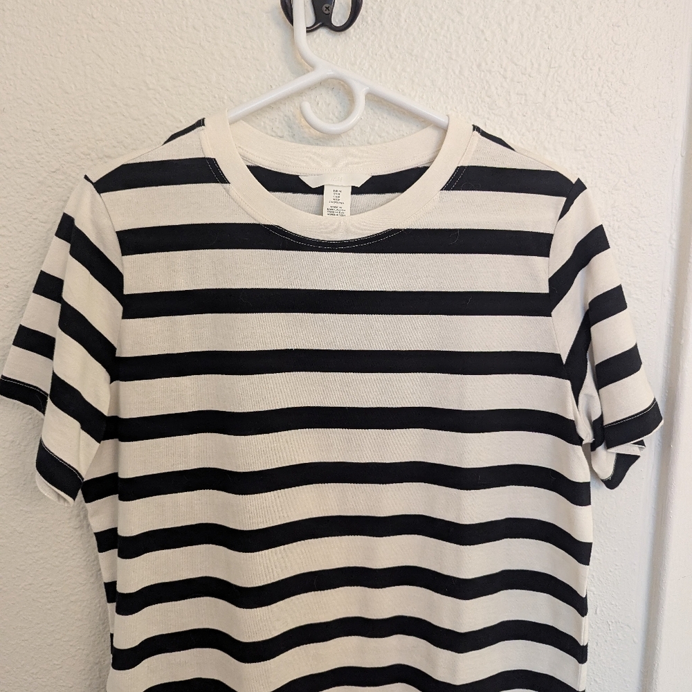H&M Black and White Striped T-shirt Dress - Picture 2 of 3